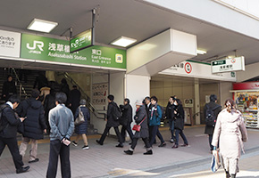 浅草橋駅前