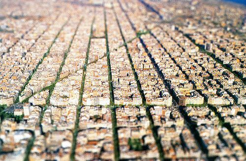 道路をコミュニティに取り戻せ！　バルセロナのスーパーブロック計画