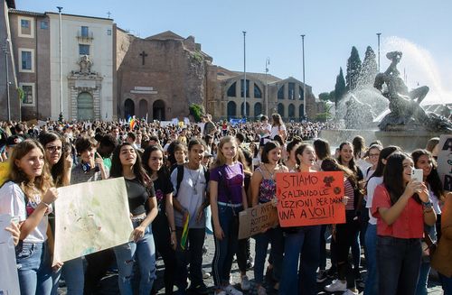 イタリア、若者への「気候変動」「持続可能性」教育の実施を決定