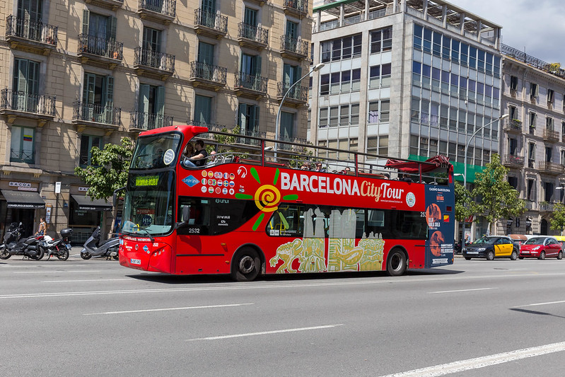 自動車を手放せば、３年間、バスや地下鉄が無料で使える！　バルセロナ首都圏交通局の取り組み