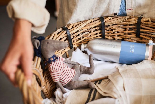 マンチェスターの学校で広がる「詰め替えショップ」：子供たちが起業し、使い捨て削減に挑む